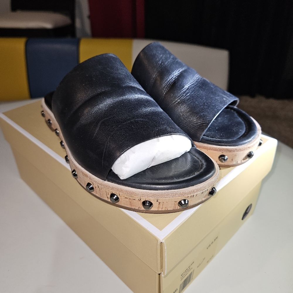 Michael Kors Ellen slide 6.5